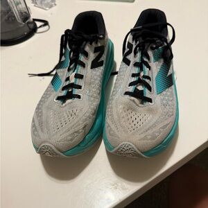 New Balance FuelCell SuperComp Trainer v3